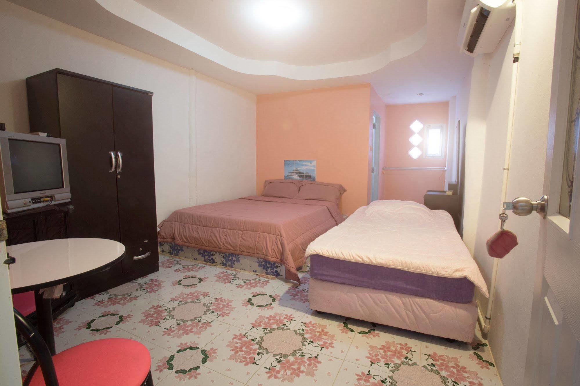 Nu Phuket Airport Residence Экстерьер фото
